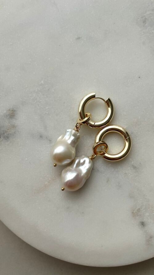 Margot Gold - Image 1